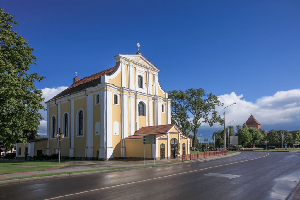 Крестовоздвиженский костел в Лиде.jpg