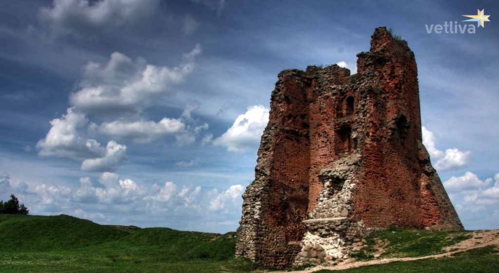 Что посмотреть с детьми в Белоруссии: Новогрудский замок