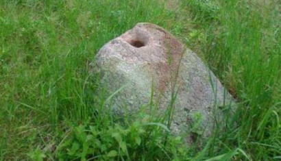 Камень-лекарь в деревне Падевичи