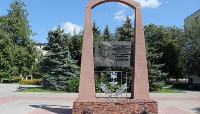 Памятник Герою Советского Союза Ф.Ф. Озмителю