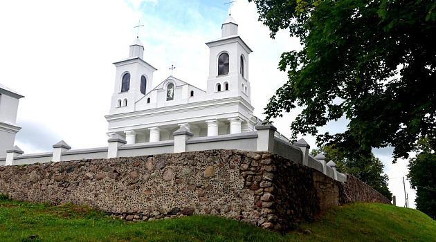 Костел Святых Ангелов-Хранителей в деревне Роготно