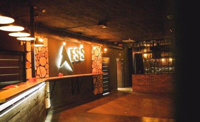 Club LESS Bar