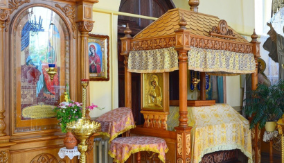 Троицкая церковь в поселке Россь