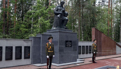 Мемориальный комплекс в деревне Усакино