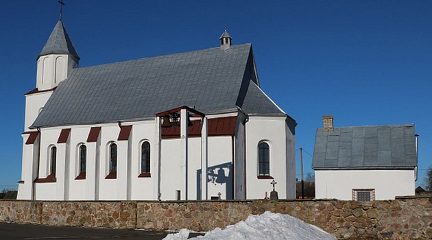 Костел Вознесения Девы Марии в Деревное