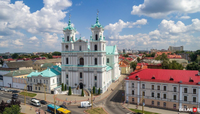 Кафедральный костел Св. Франциска Ксаверия и бывший монастырь иезуитов (фарный)