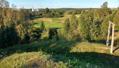 Юрьева гора (бывшее языческое капище) в деревне Крево