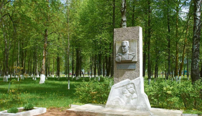 Памятник Герою Советского Союза Ф.Ф. Дубровскому