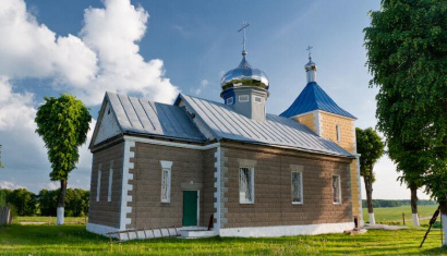 Храм во имя Святых аппостолов Петра и Павла в деревне Рыбаки