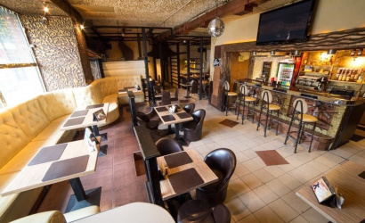 Кафе, караоке, бильярд "Зеленая поляна"