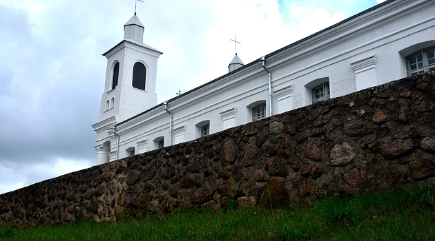 Костел Святых Ангелов-Хранителей в деревне Роготно