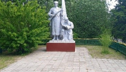 Братская могила воинов и партизан в агрогородке Черея