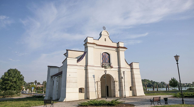 Слуцкая брама в несвиже фото