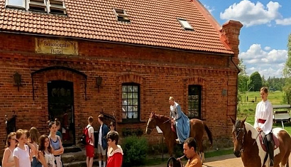 Интерактив в парке «Сула»: путешествие в прошлое, драккар и шляхетский обед (всё включено)